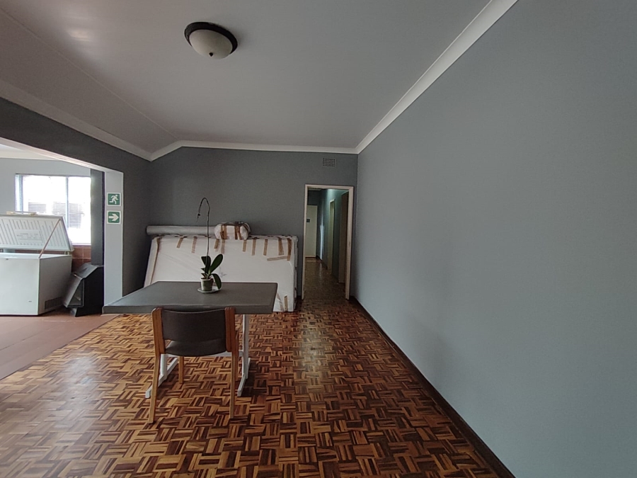 6 Bedroom Property for Sale in Flamwood North West